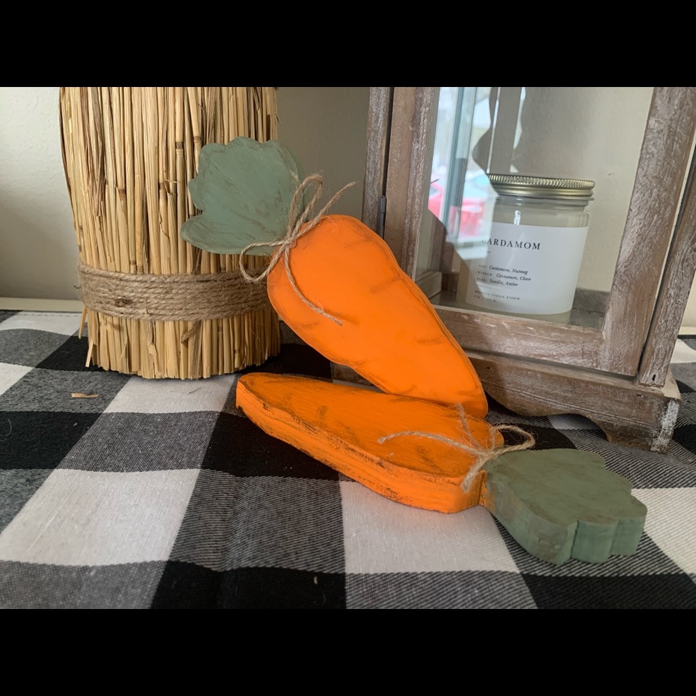 Easter Carrot Décor